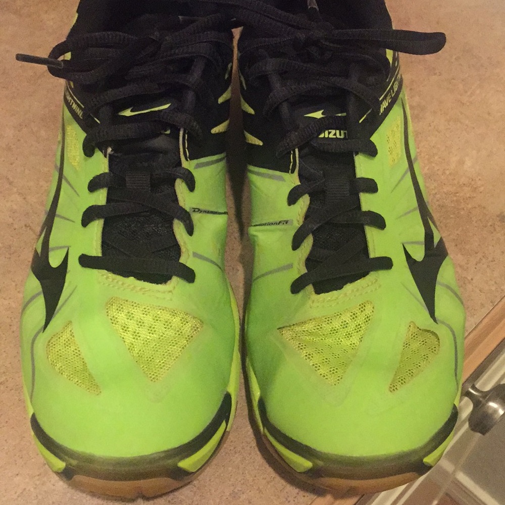 Mizuno volleyball shoes